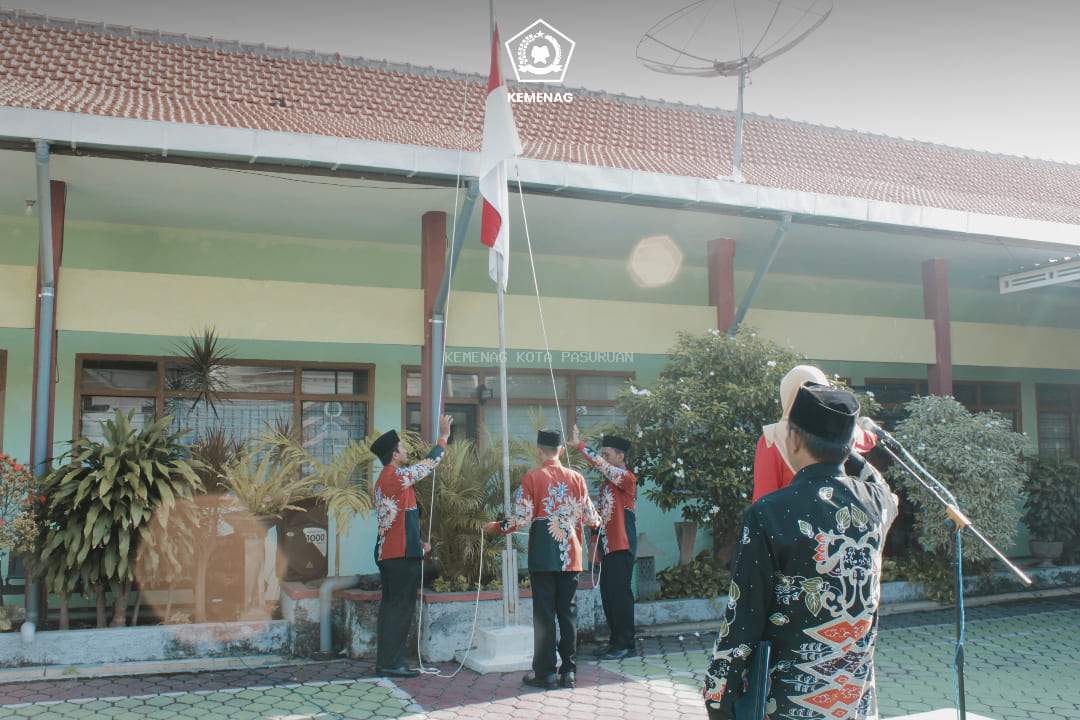 Kemenag Kota Pasuruan Gelar Upacara Peringatan Hari Guru Nasional 2025