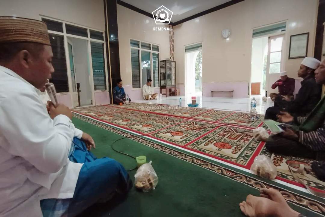 Pengajian Rutin Musholla Ar-Rubaiyah Bahas Teknis Sholat bagi yang Tidak Mampu Berdiri