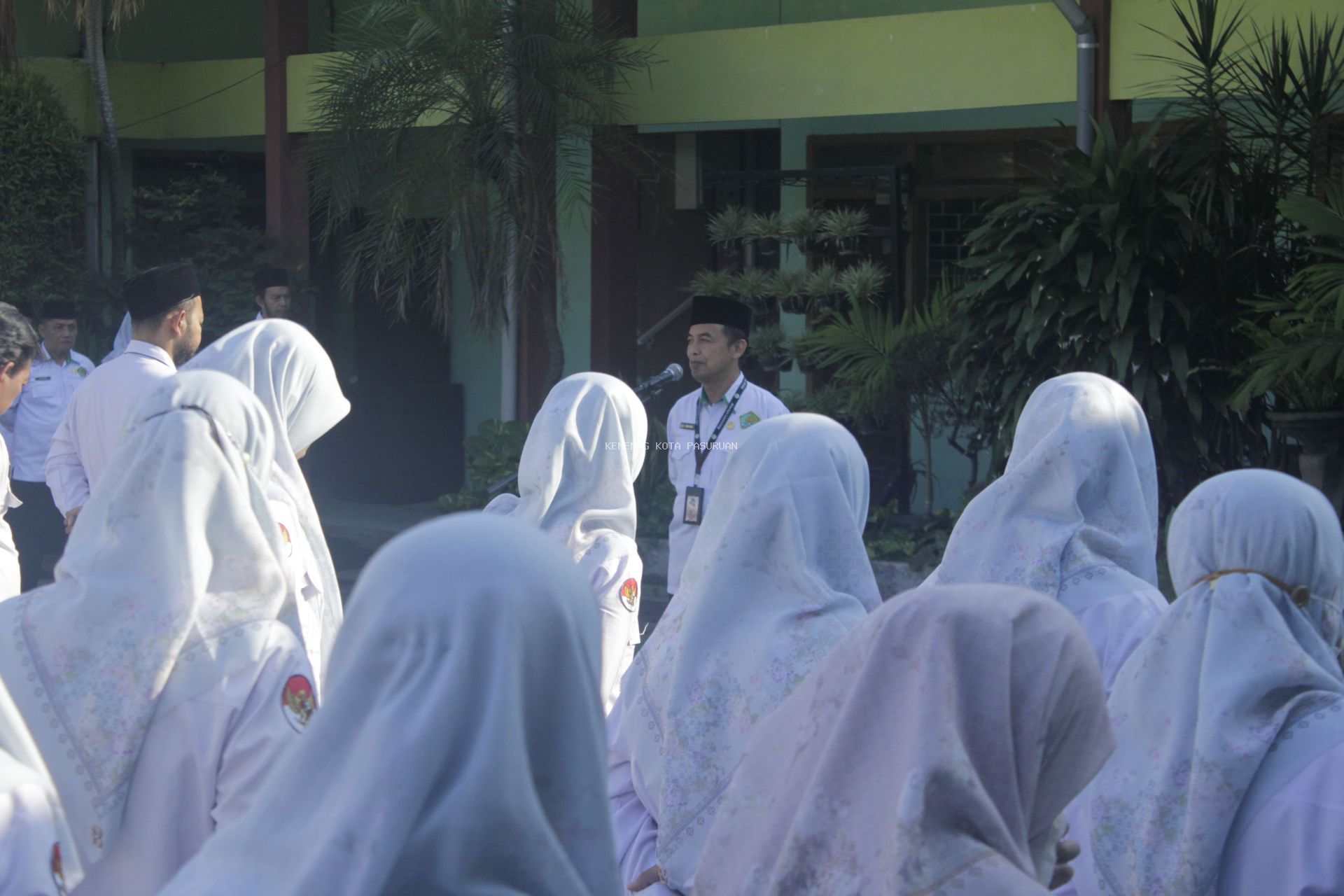Apel Pagi : Kepala Kemenag Kota Pasuruan Ajak Pegawai Terbuka Sampaikan Kritik dan Saran